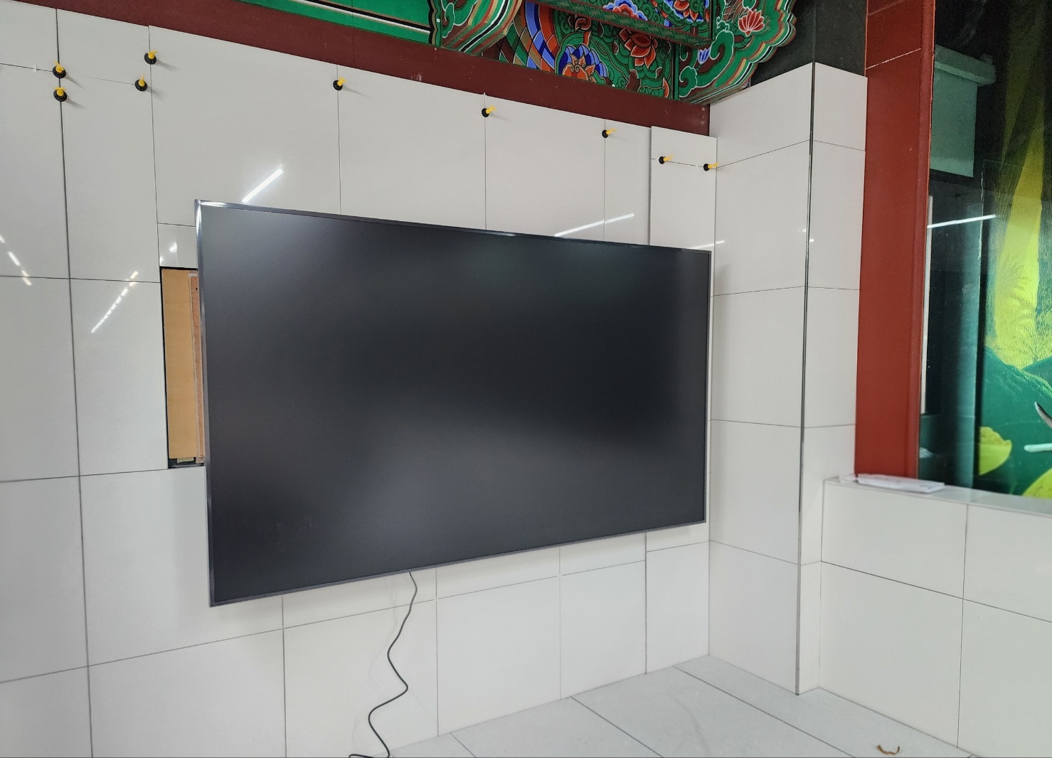 강릉 박물관
타일 손상 없이 안전한 설치 환경